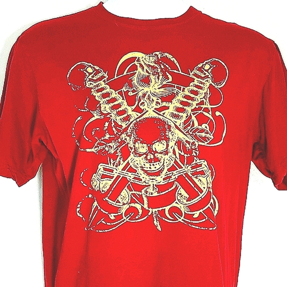 Tshirt Top Mens short sleeve skull and crossbones red 100% cotton EUC - Picture 5 of 5